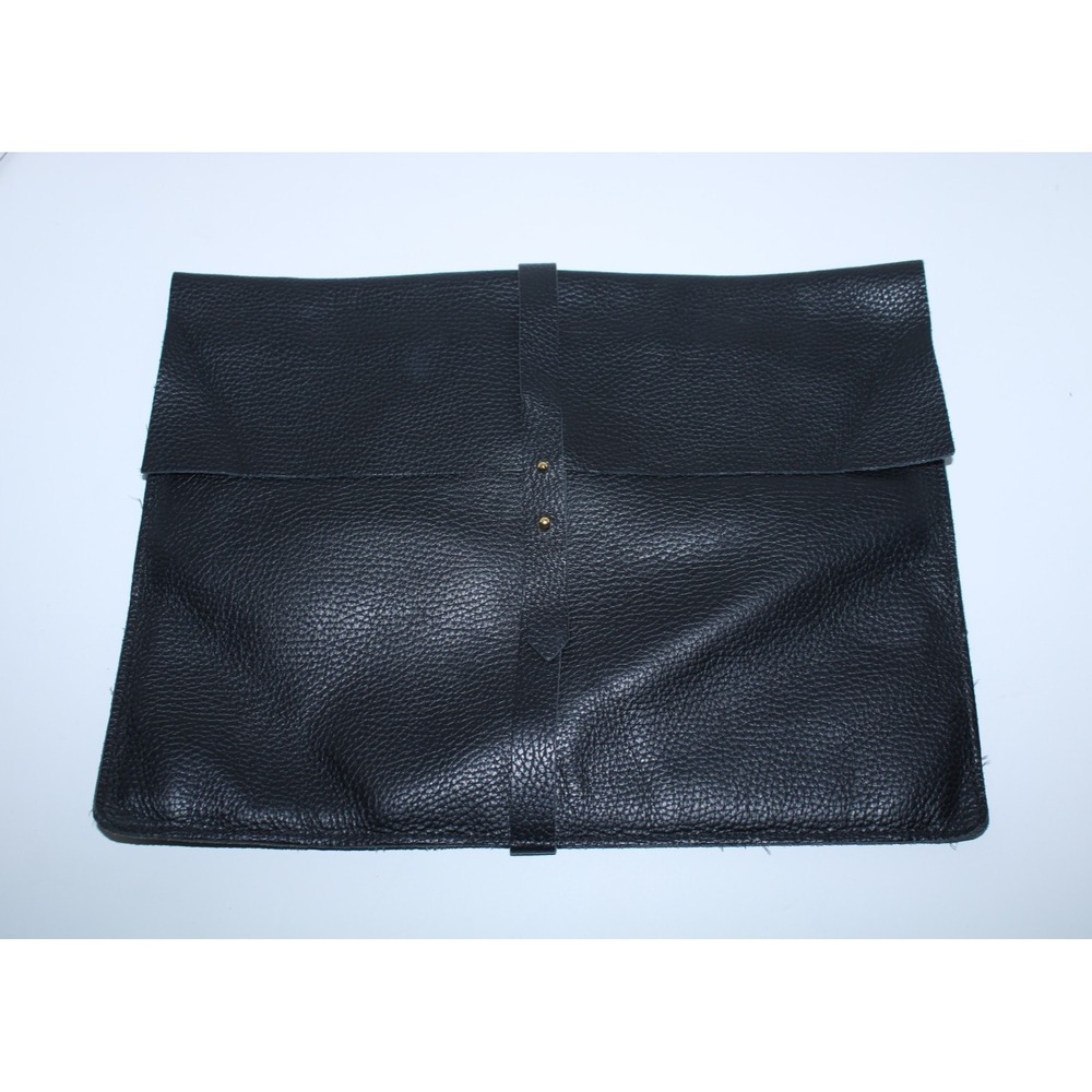 Cuyana Unisex Black Pebble Leather Envelope Clutch Bag
